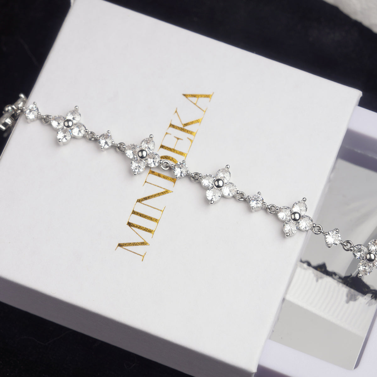 Dainty Four-Leaf Clover Cubic Zirconia Bracelet - Silver Plated Floral Chain